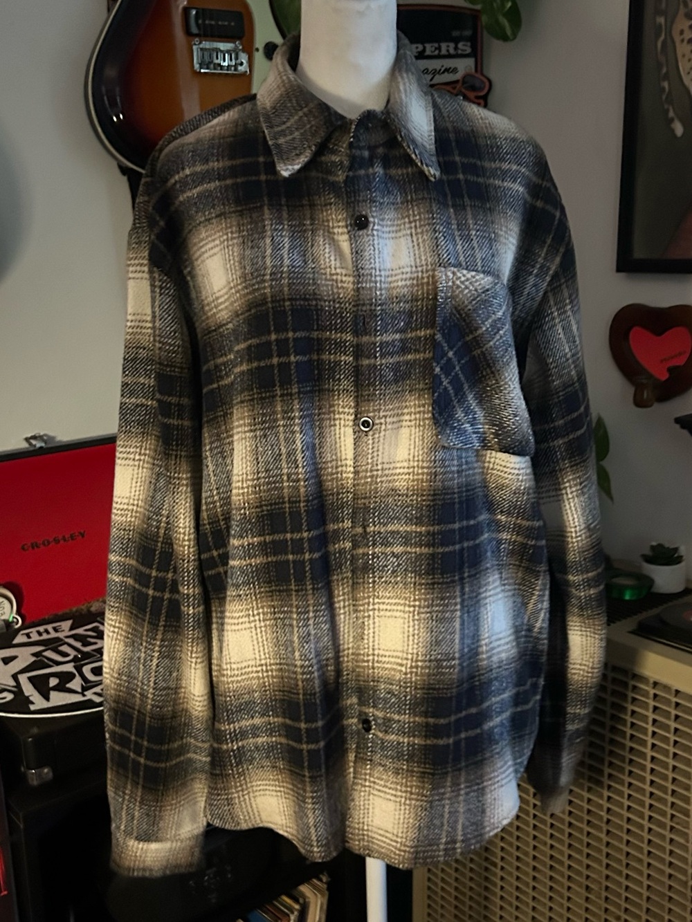 Men’s plaid flannel shirt - Size: Large - Good Condition - Cotton - Polyester